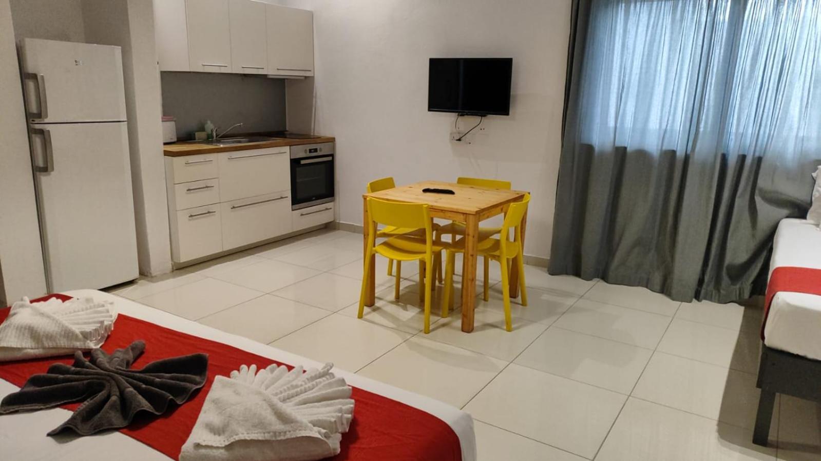 Cresta Beach Studios Saint Julian's Ngoại thất bức ảnh